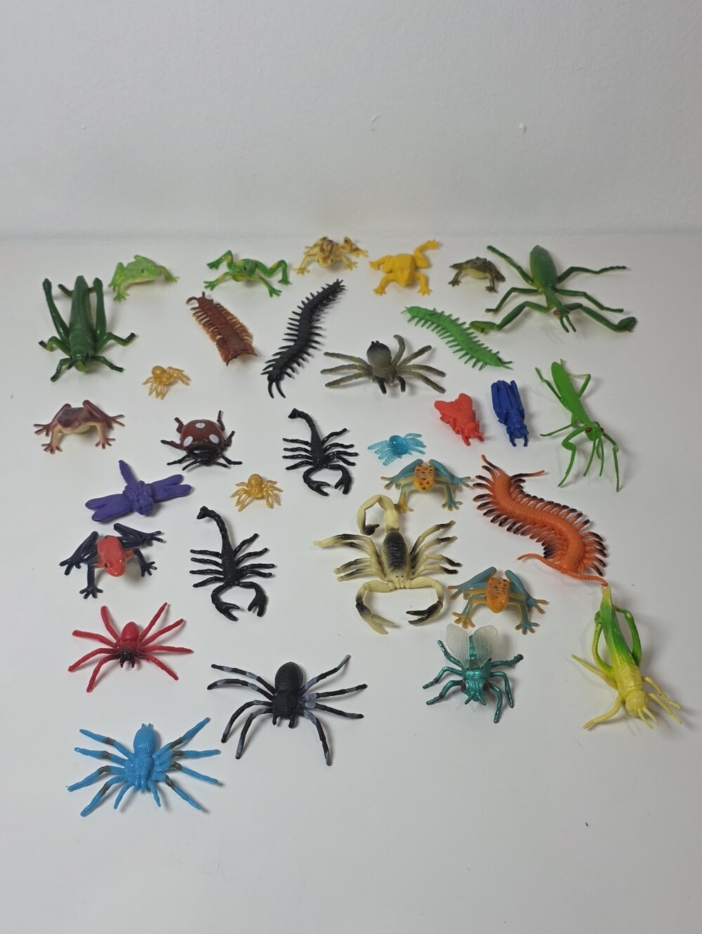 Mixed Color Frogs & Insect Lot